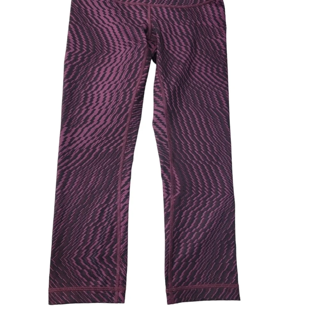 Lululemon Athletica woman's size 6 Shiftted Horizon red and grape color